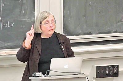 انقلاب کِی و چگونه رخ می‌دهد؟