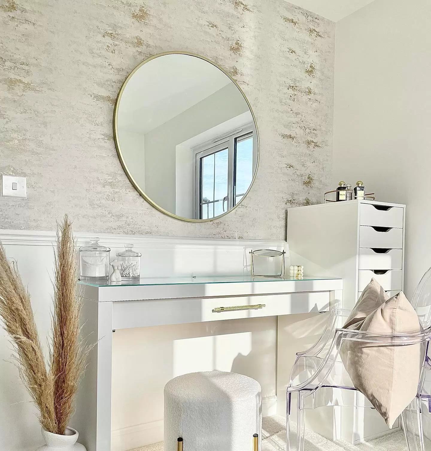 آینه دکوراتیو گرد تجسم