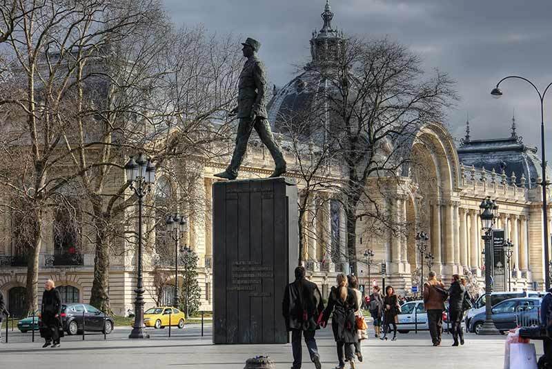 ژنرال دوگل؛ ژنرال دوگل؛