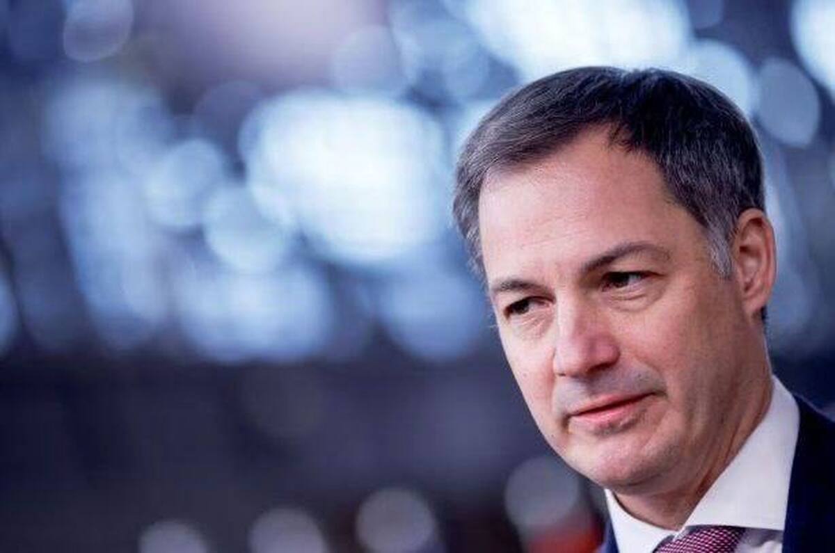 نخست وزیر بلژیک از روی دوچرخه‌ افتاد و از هوش رفت