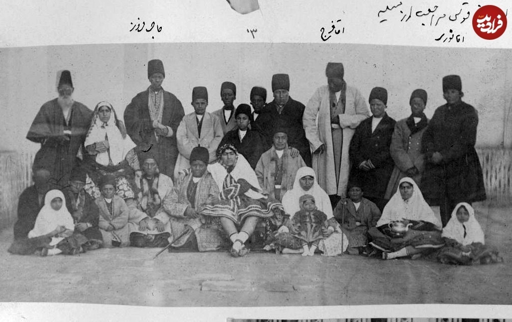 عکس دسته‌جمعی «خواجگان» حرمسرای ناصرالدین شاه