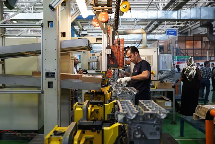 فایننشال تایمز: تقلای صنعت خودرو ایران زیر فشار تحریم