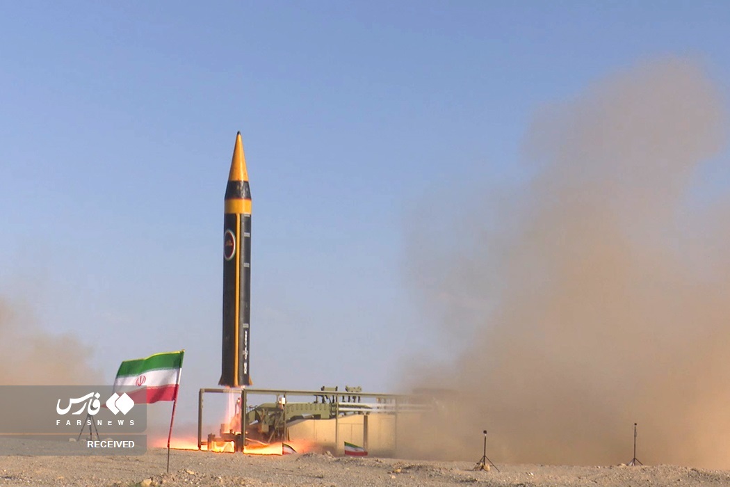 رونمایی از موشک جدید ایران (+عکس)