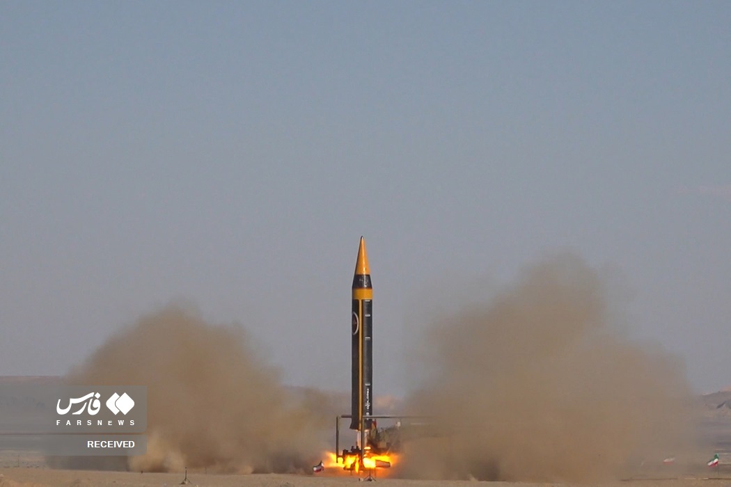 رونمایی از موشک جدید ایران (+عکس)