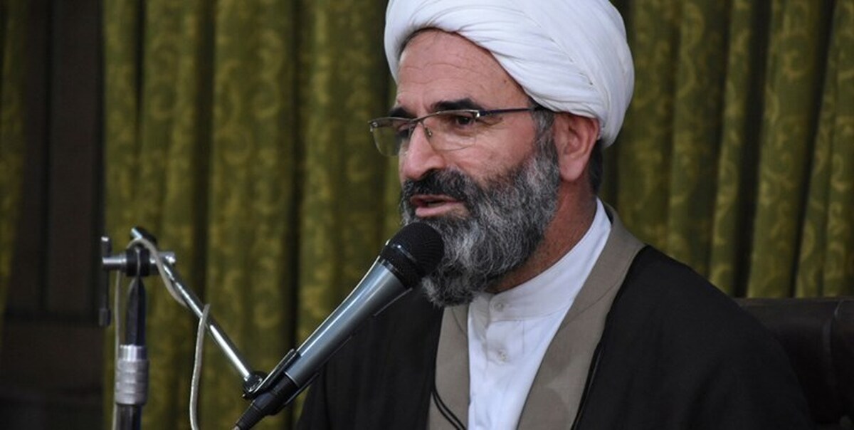 امام جمعه سمنان: این که افراد برای تماشای آسمان شب به کویر بروند اما اتفاقات دیگری رخ دهد، پذیرفتنی نیست