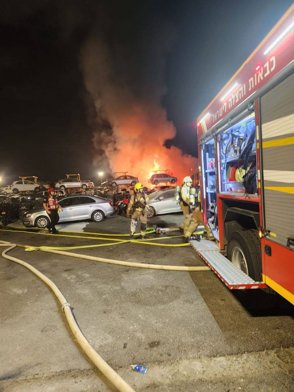 خبرهای جدید از جنگ ایران و اسرائیل / رئیس ستاد کل نیروهای مسلح: عملیات‌های انجام شده فقط هشدار بود ؛ عملیات تنبیهی به زودی اجرا خواهد شد/ فورا حیفا و تل آویو را ترک کنید